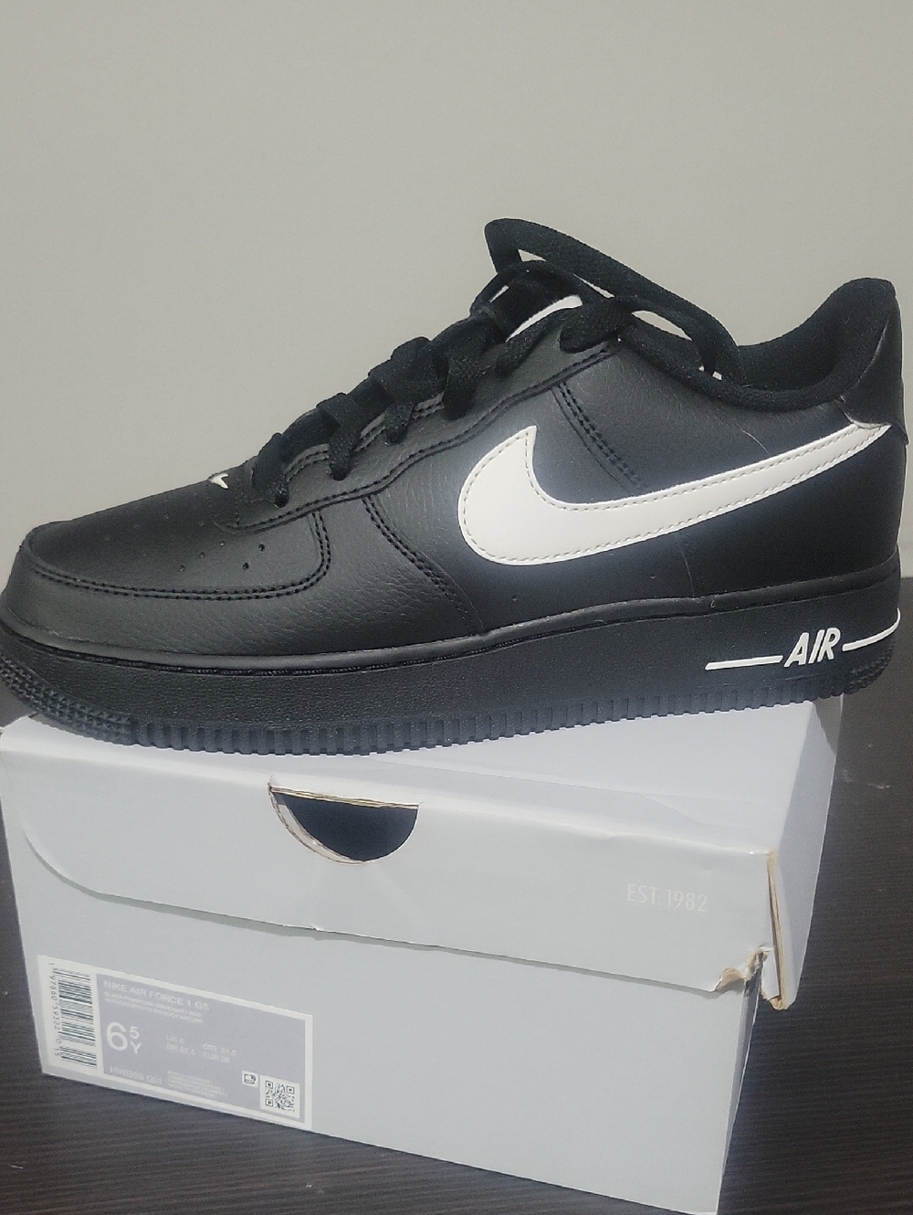 Nike Black/White Low-Top Air Force Style Sneaker